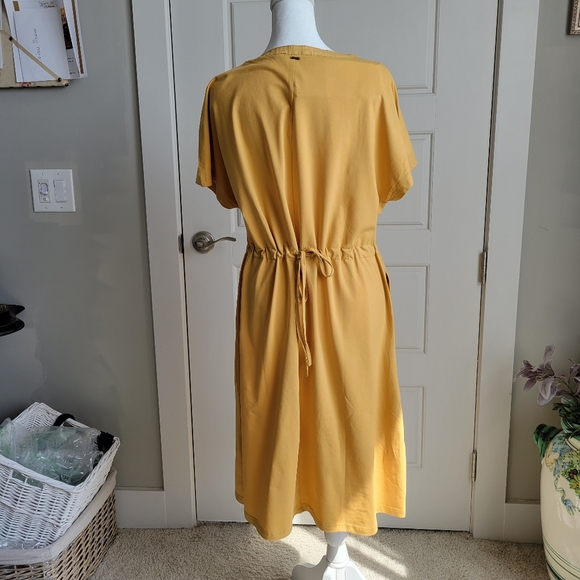 Floraweg NWT Women's Jersey Dress Button Yoke Waist tie Light Yellow Sz 1 US 16 - Picture 4 of 8